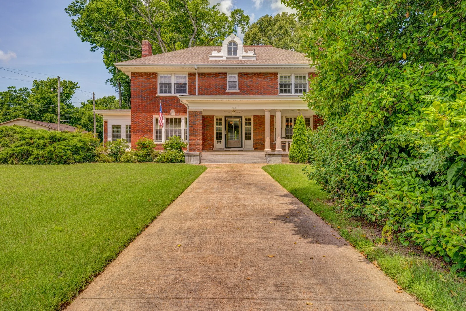 Historic home Memphis real estate photography.jpg