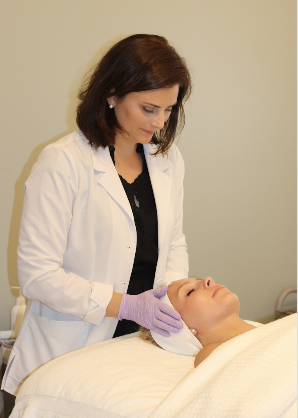 Skin Theory Functional Esthetics, Glen Ellyn