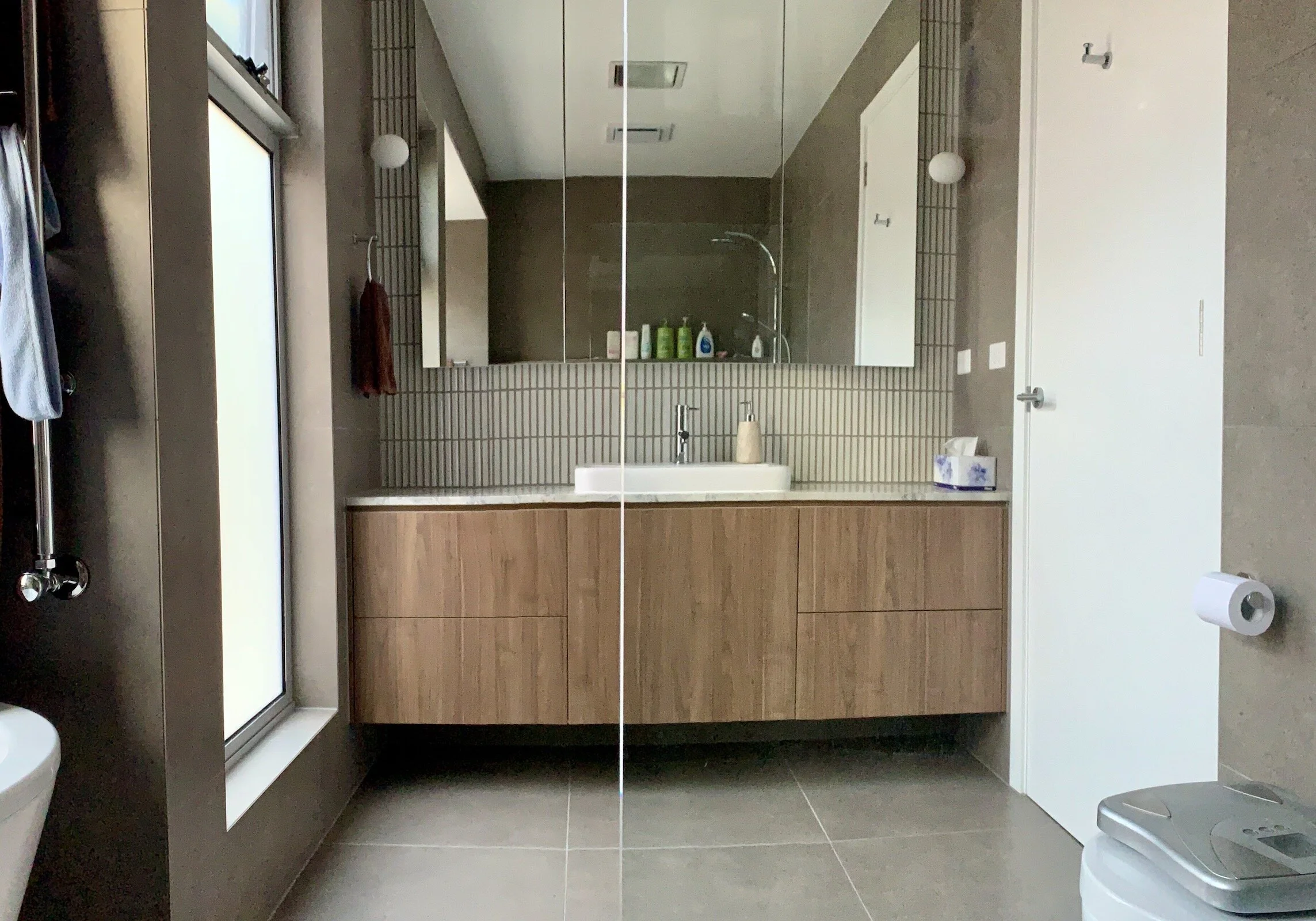 windsor-ensuite-bathroom-toilet-window.jpeg