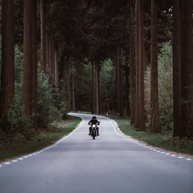 6ft distancing is easy on the #openroad

Photo credit: @janfillem