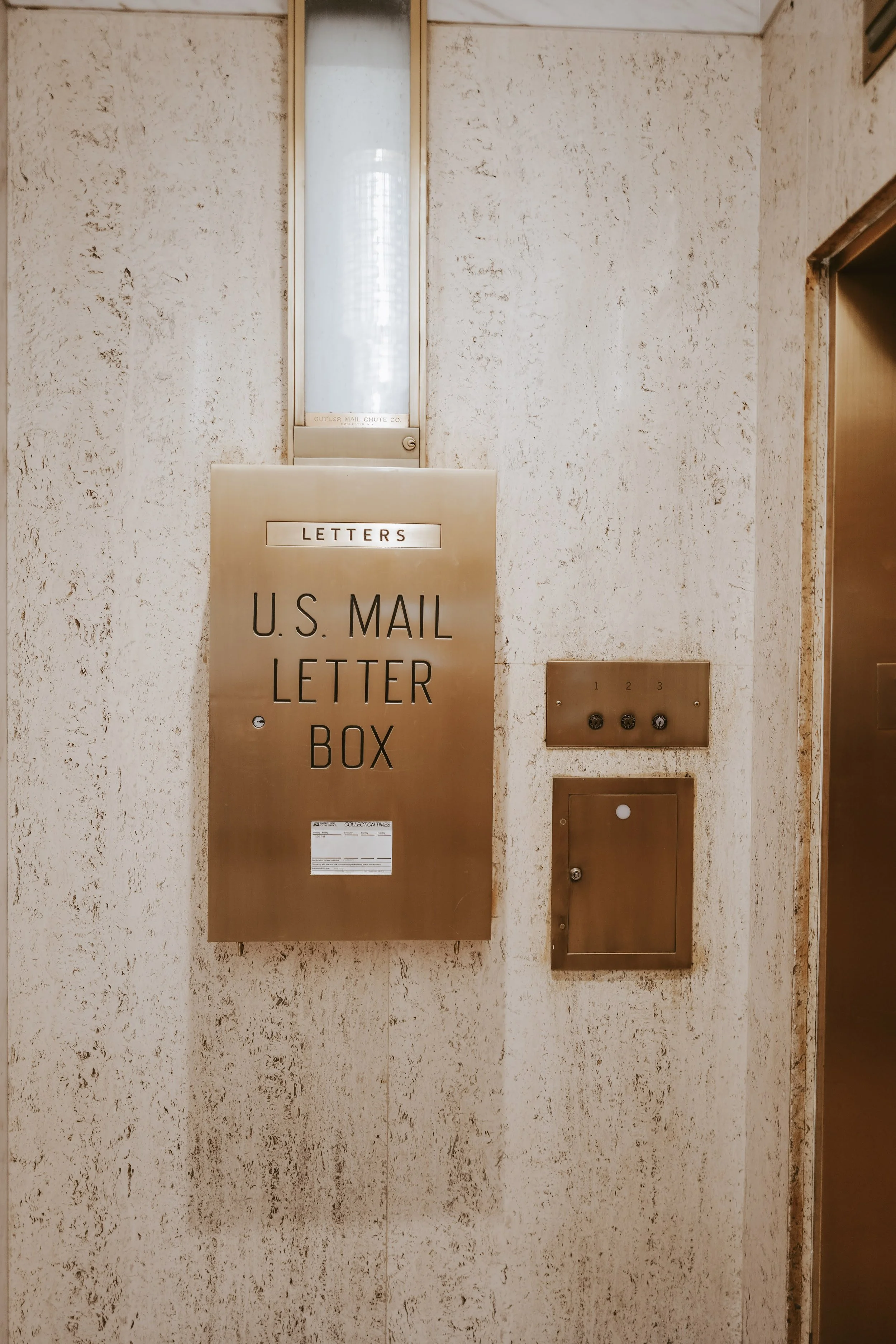 mailbox.jpg