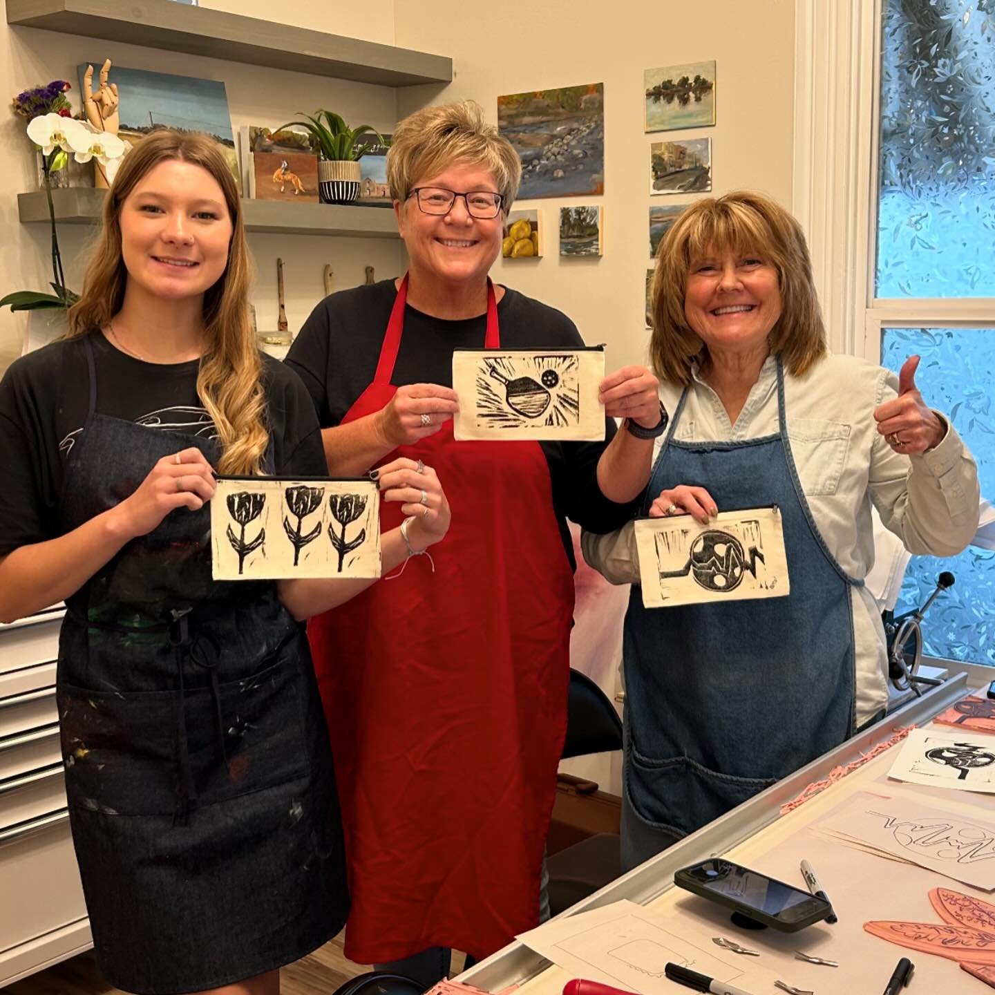 Old &amp; new friends trying new things! This is my jam!

We had such a fun time designing these personal pencil bags. Thank you @barrireeveswhitten for requesting a custom and private printmaking class!

What would you design? 

#madisoncowanstudio 