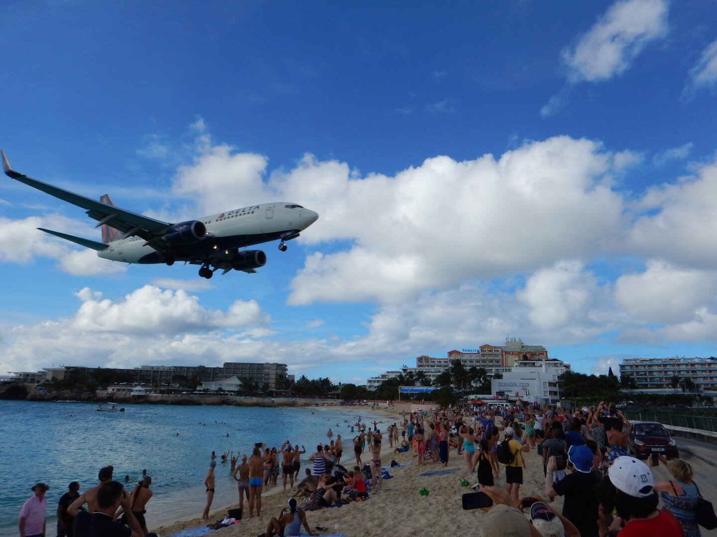 airport beach st maarten.JPG