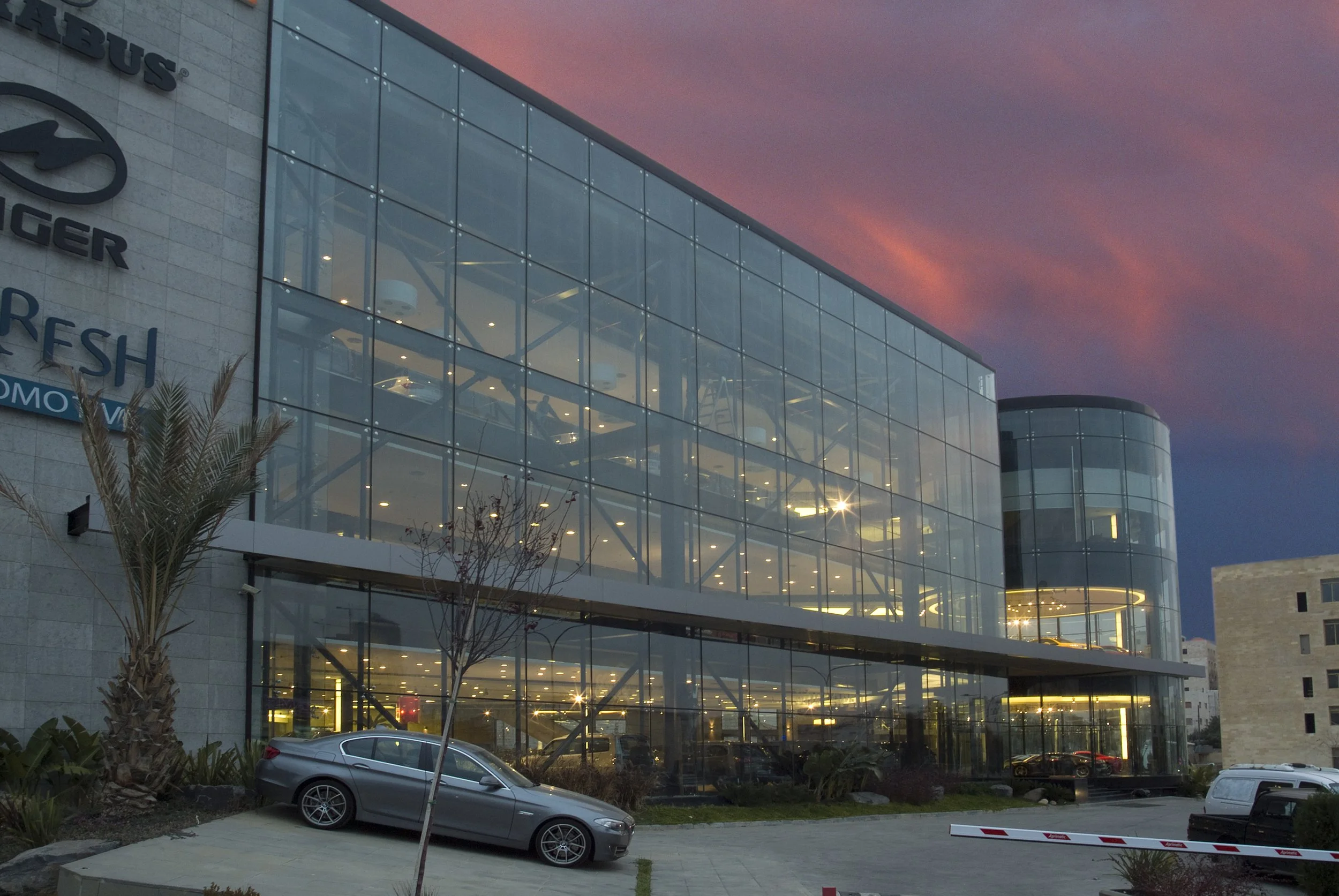 Car showroom modern design jordan glass facade 