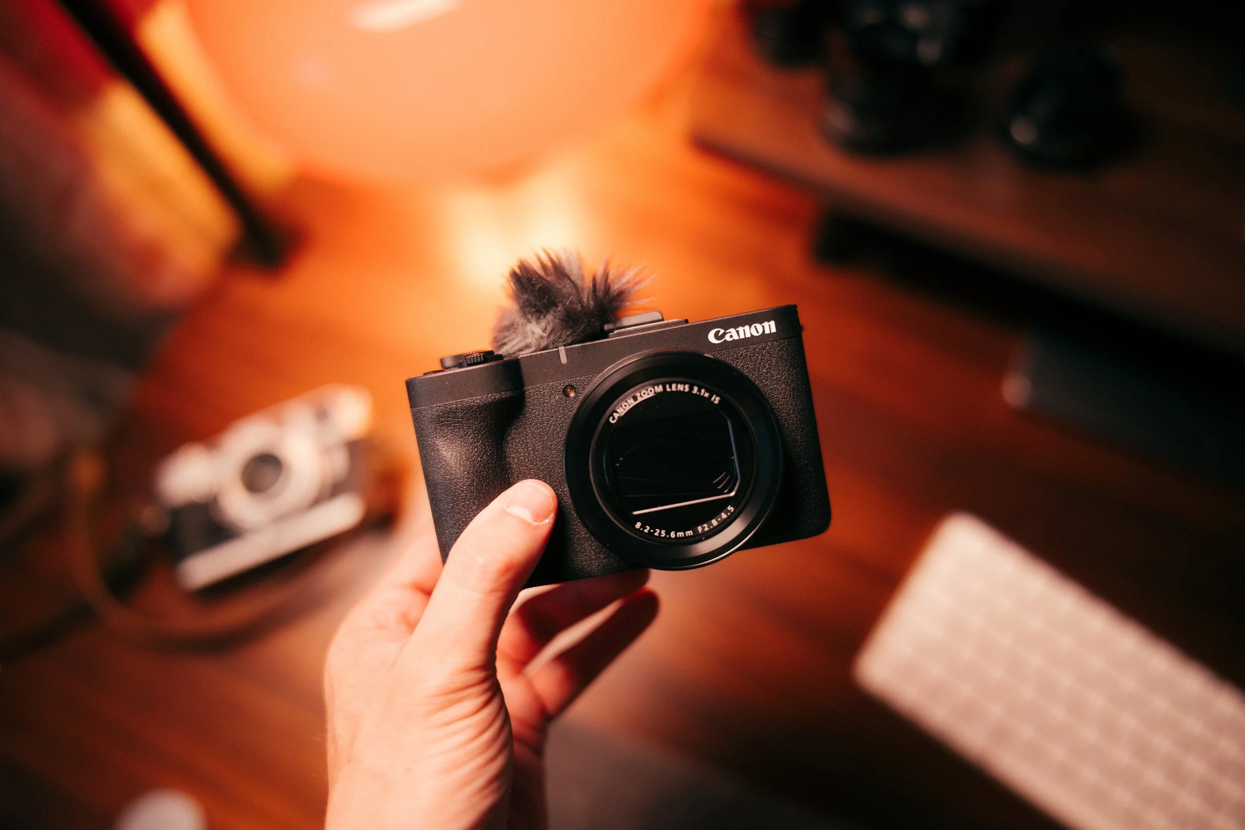 Canon PowerShot V1 Review: Is This the Best Compact Camera for Content Creators?