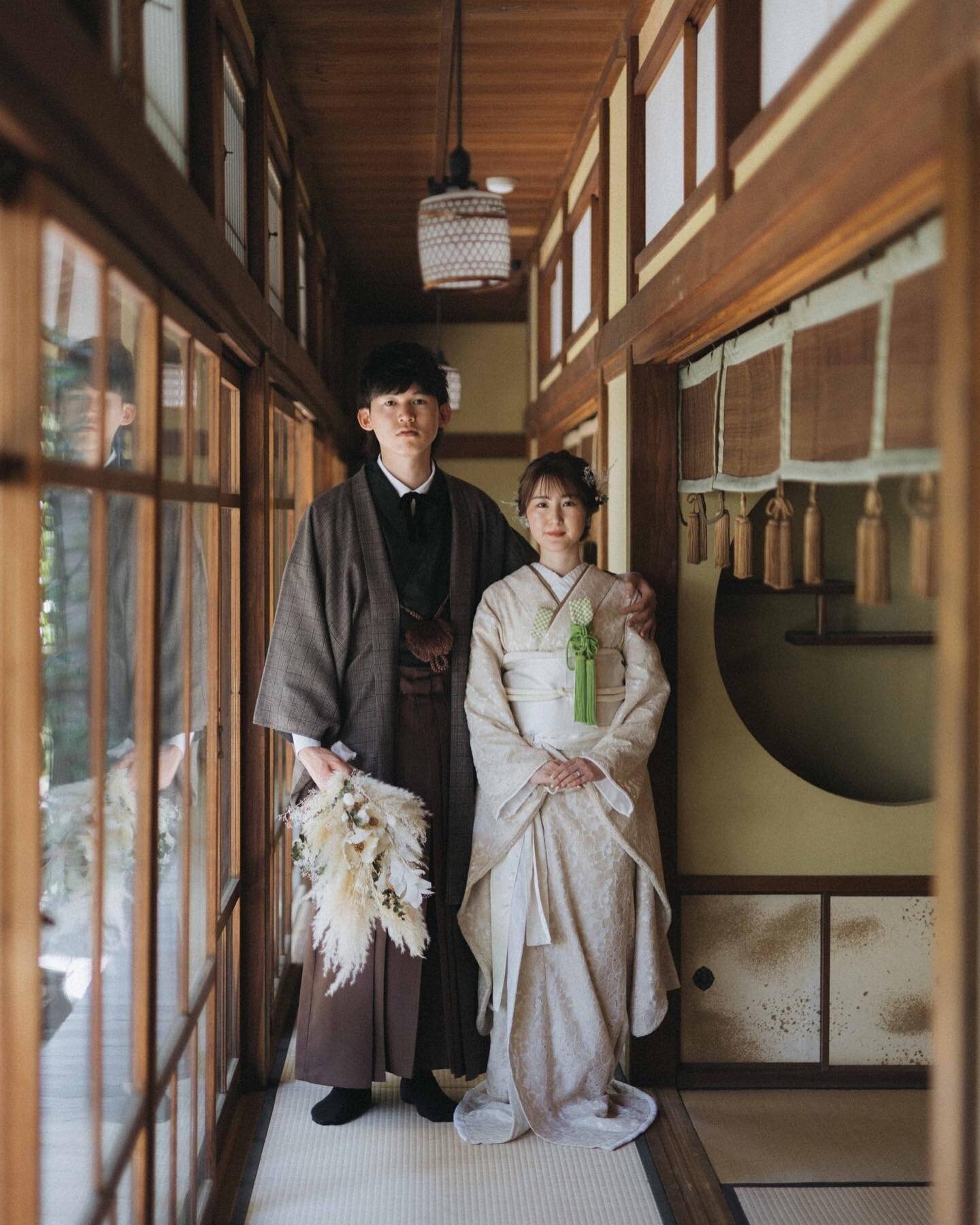 _
賓日館にて和装ロケーション撮影。

hairmake @mizue_fujimura 
kimono @nonofuji_ise 
photo @sho.yagyu 
planner @__aaaaika 
produce @wedesign_mie 
_
春、秋の過ごしやすい季節は
フォトウェディング人気シーズンとなっております。
今年秋をご検討中の皆さまはお早めにご連絡くださいませ◎
_
○FOLK FOLK フォトウェディング(の乃フジ( @nonofuji_ise さん)和装)
&y