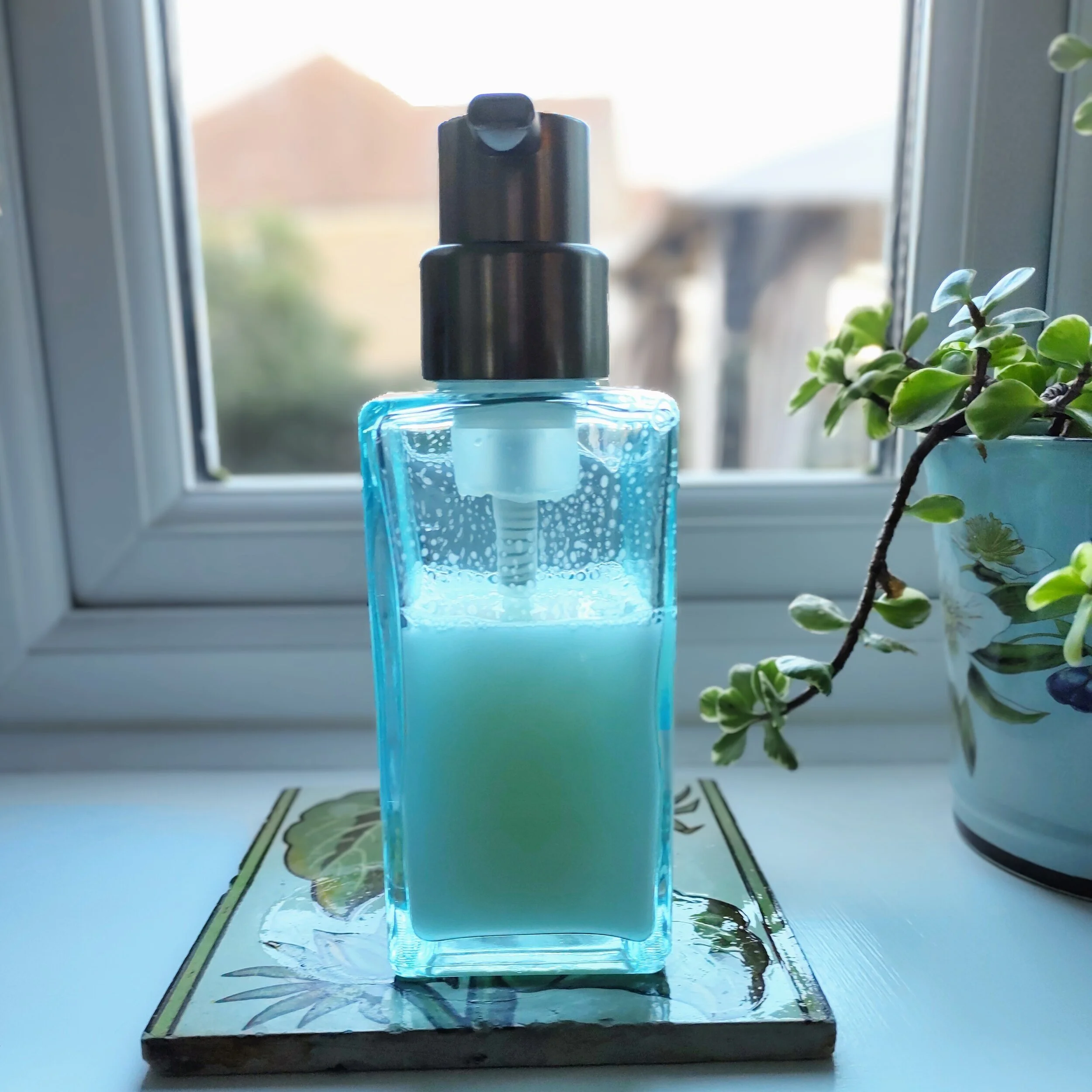 Physical Wellbeing - Use essential oils to protect your Hands