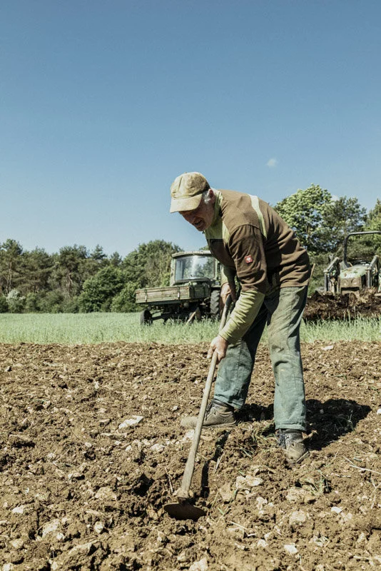  #bauer #farmer #demeter #bio #bioland #biodiversität #biodiversity #fotoreportage #reportage #leica #hasselblad #fotograf #photographer #dokumentation #fotodokumentation #fotografie #baden-württemberg #bw #agenturblumberg #nachhaltigkeit #natur #lan