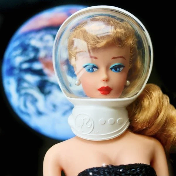A Past, Full-Page Toronto Star Article About Moi and My Barbie Photography
