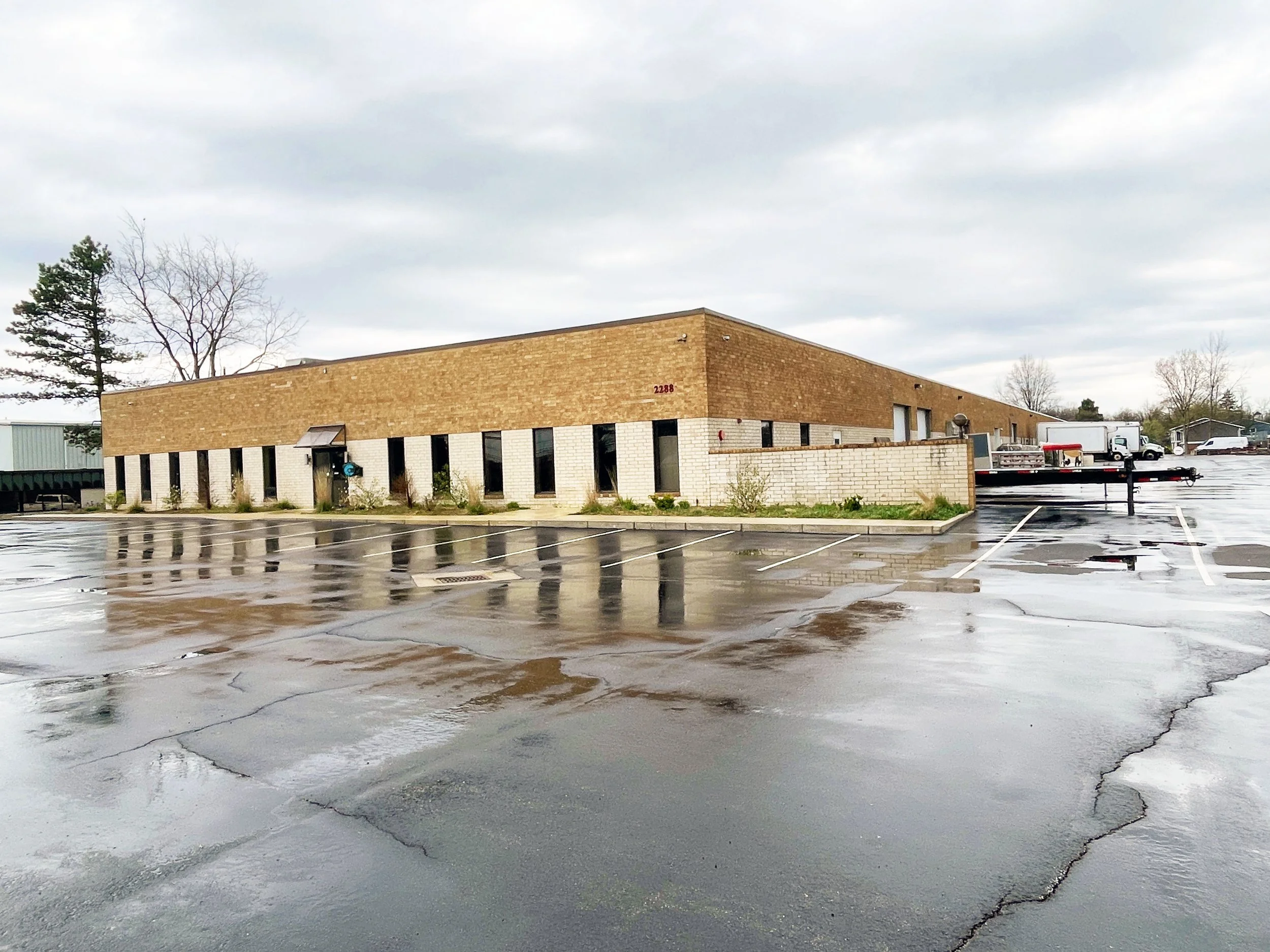 2288-2290 E. AURORA ROAD