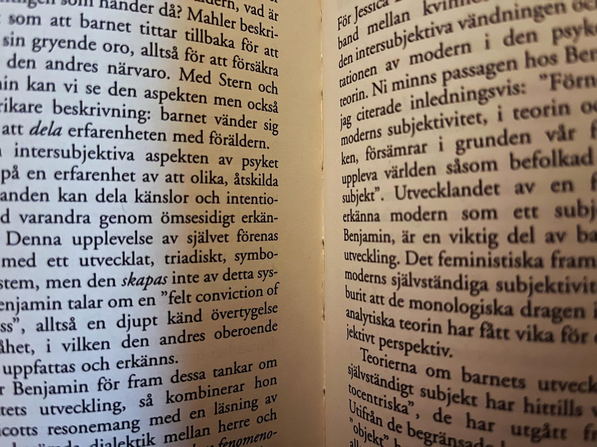 Vi läser Jessica Benjamin.