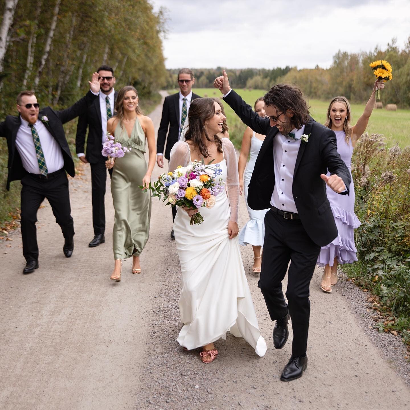 Not sure how I got so lucky to work with this crew on this gorgeous fall wedding but I sure am grateful!!! 

Kaitlin &amp; Brent, your day was just as amazing as the two of you are. Thank you for having me there to capture it! ❤️

Vendor dream team:✨