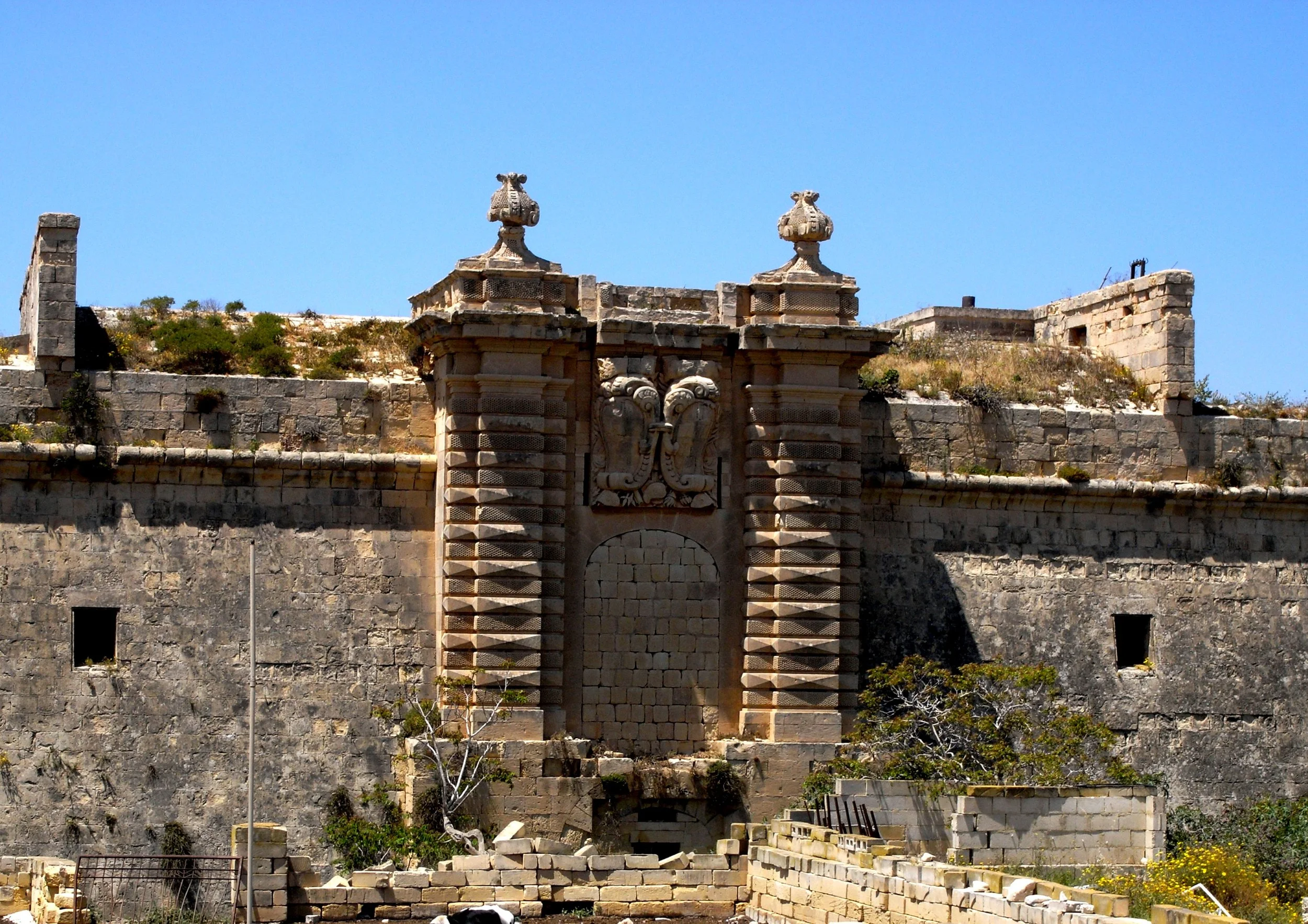 Vittoriosa: Fortifications — Buildings of Malta