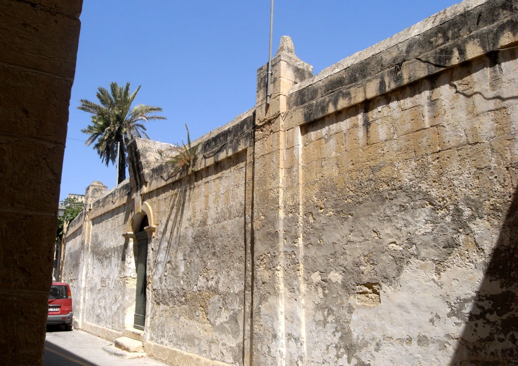 Triq San Duminku (St Dominic Street)