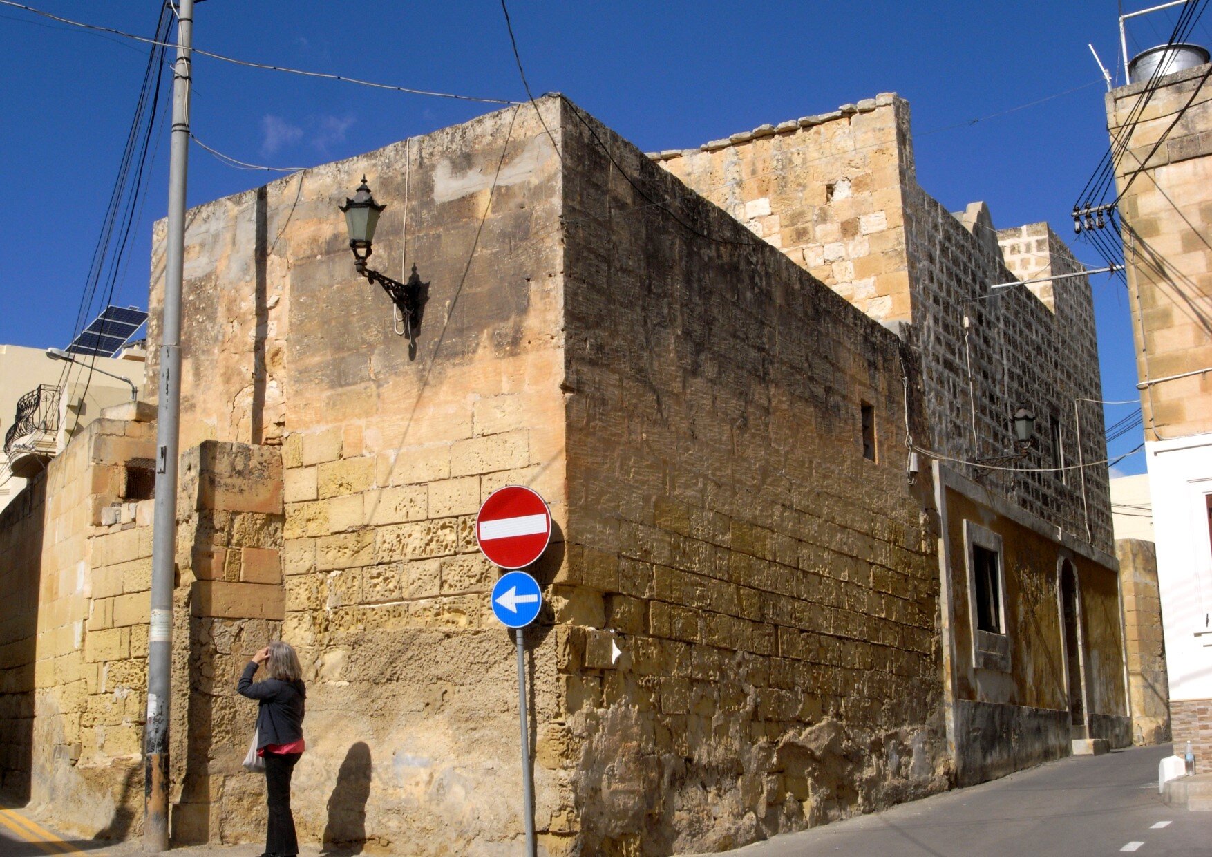 Sqaq il-Fidwa (Redemption Alley)