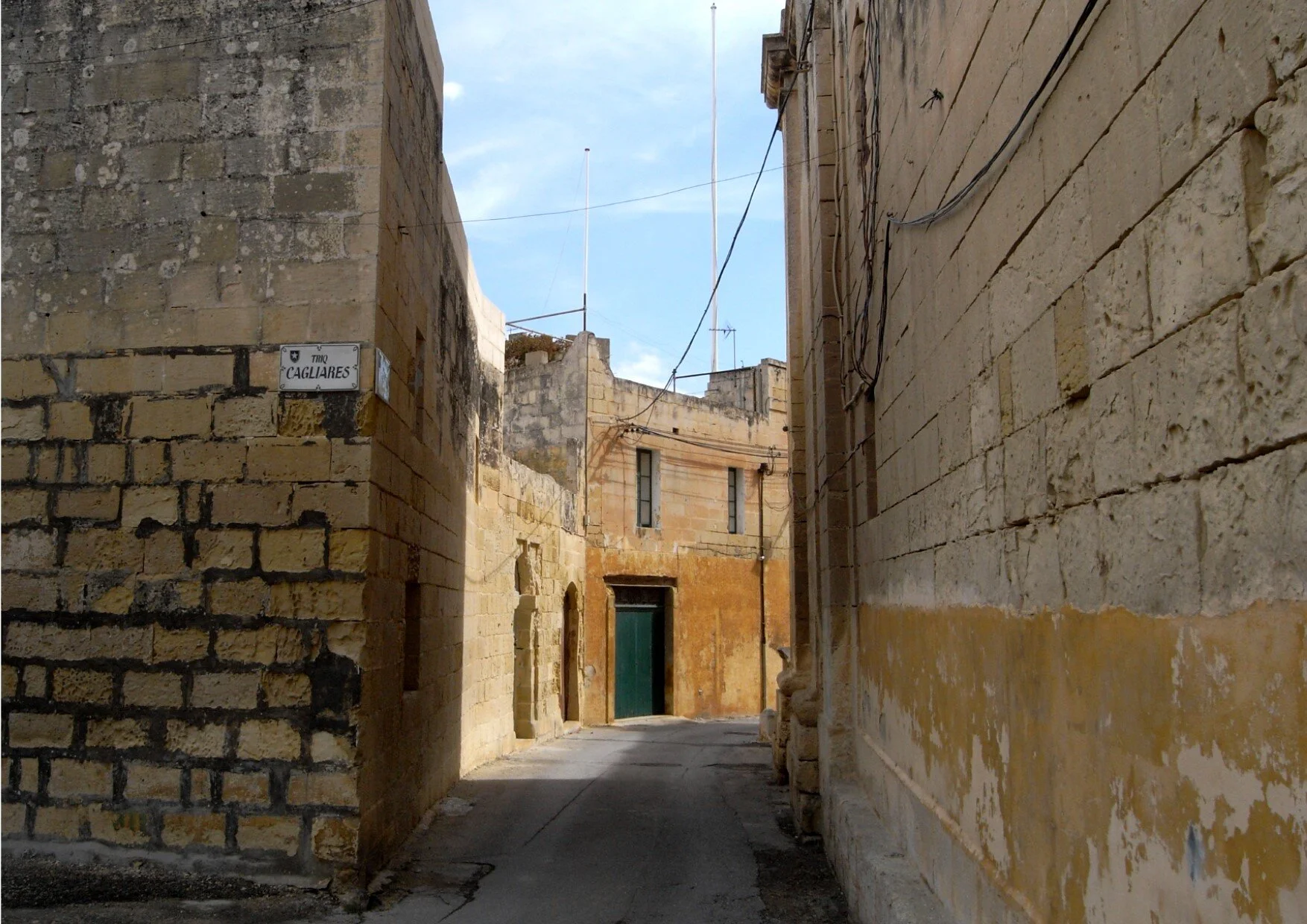 Triq Cagliares (Cagliares Street)