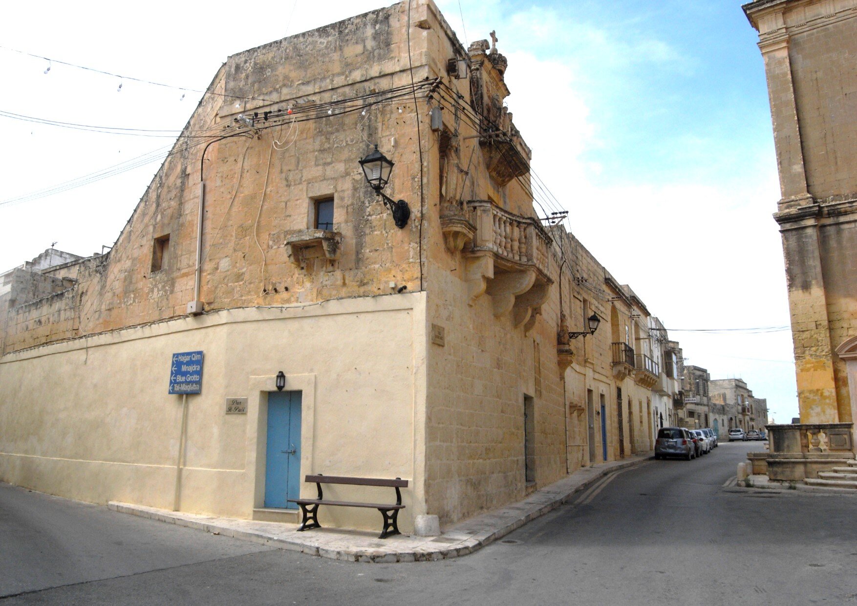 Triq il-Kurat Mizzi (Curate Mizzi Street)
