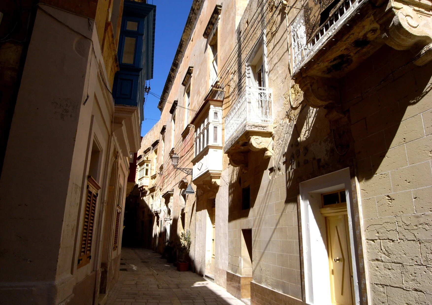 Triq Hilda Tabone (Hilda Tabone Street)