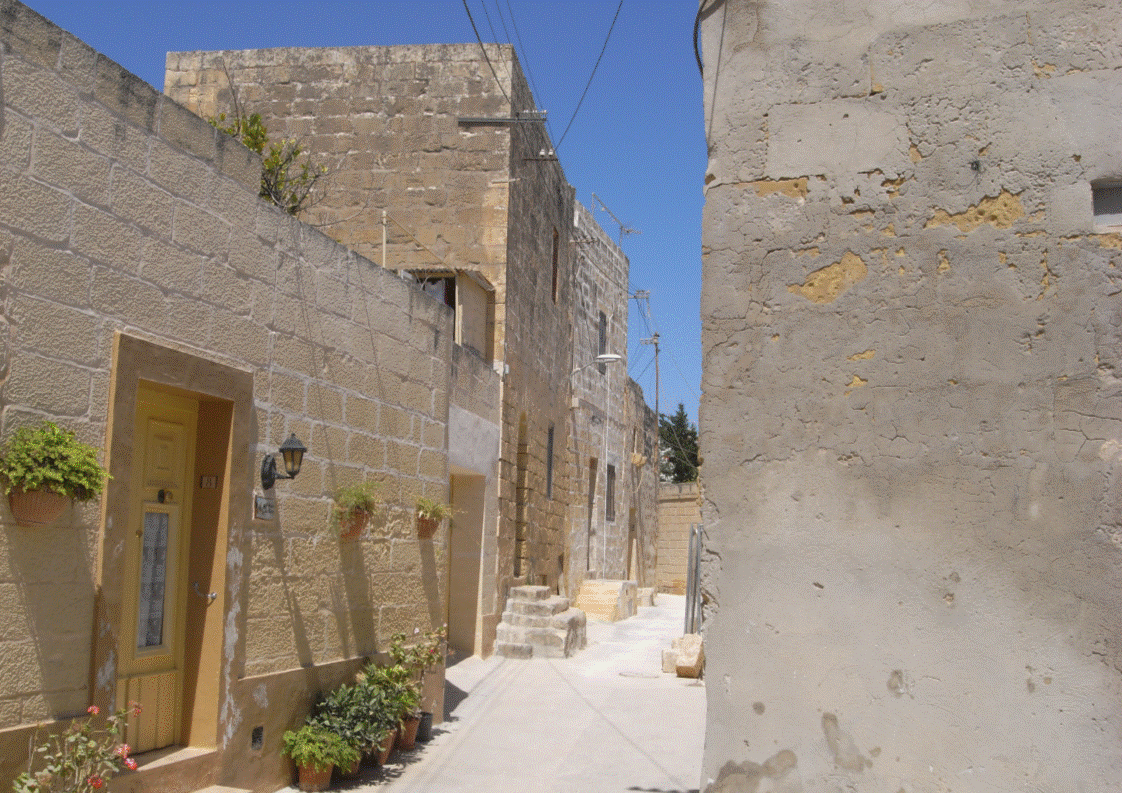 Sqaq San Bastjan (St Sebastian Alley)