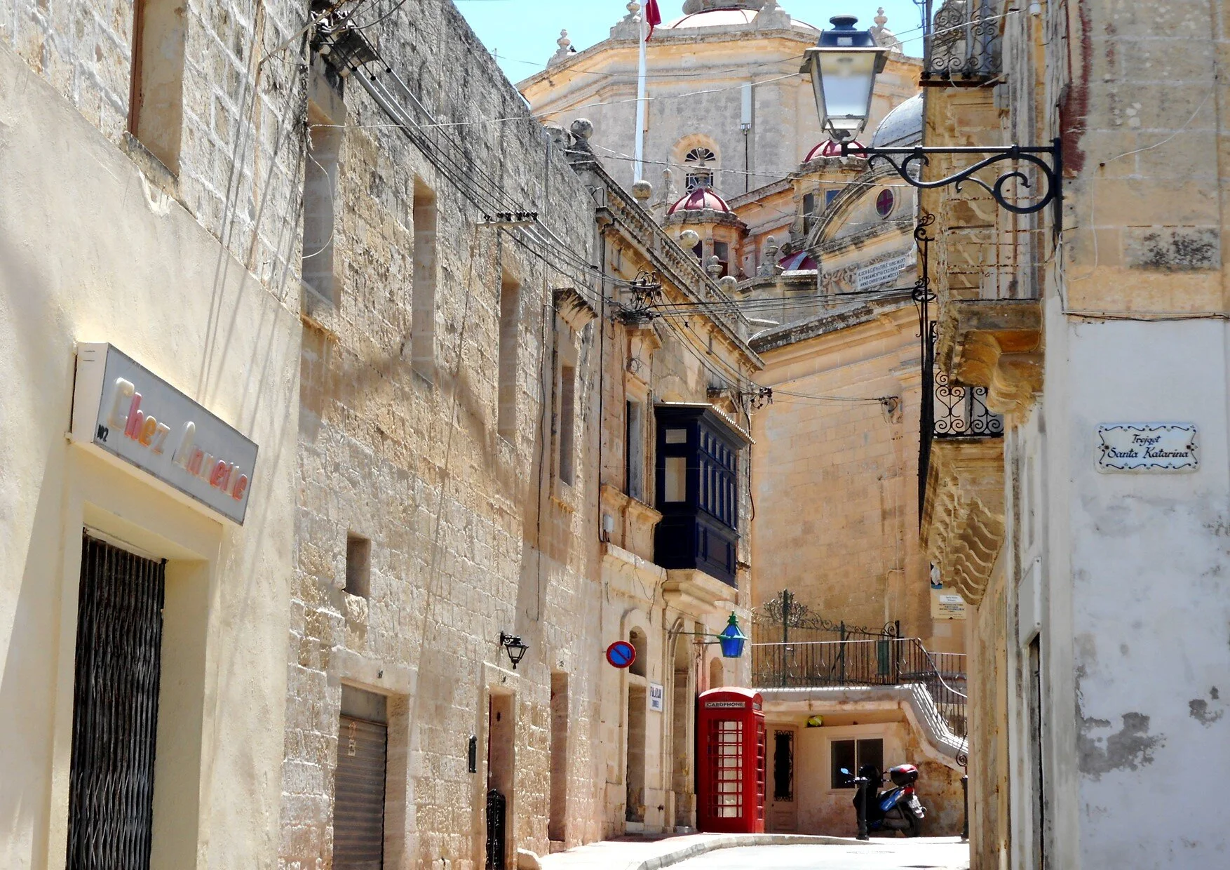 Triq Santa Katarina (St Catherine Street)