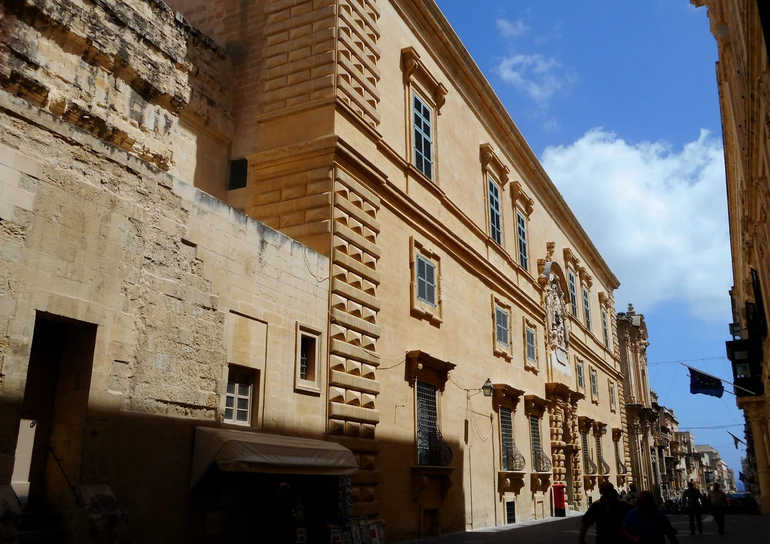 valletta-triq-il-merkanti-buildings-of-malta