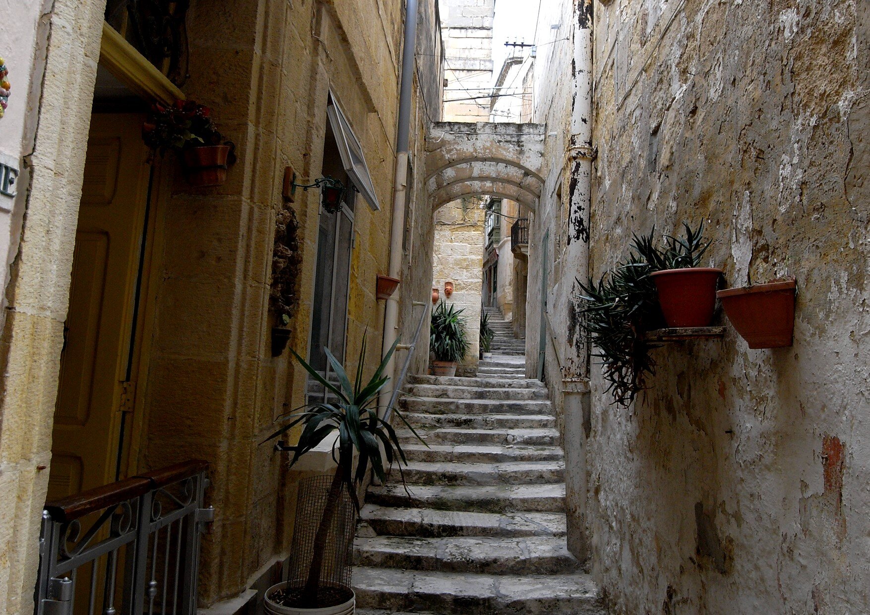 Cospicua: Triq Xandru — Buildings of Malta