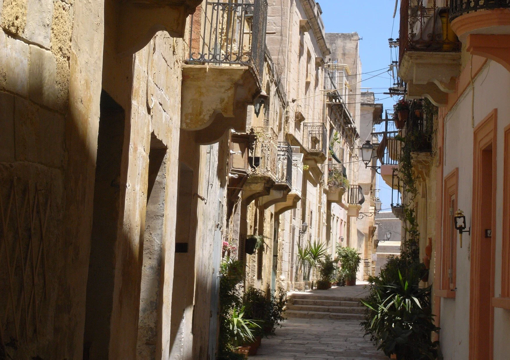 Cospicua: Triq Xandru — Buildings of Malta
