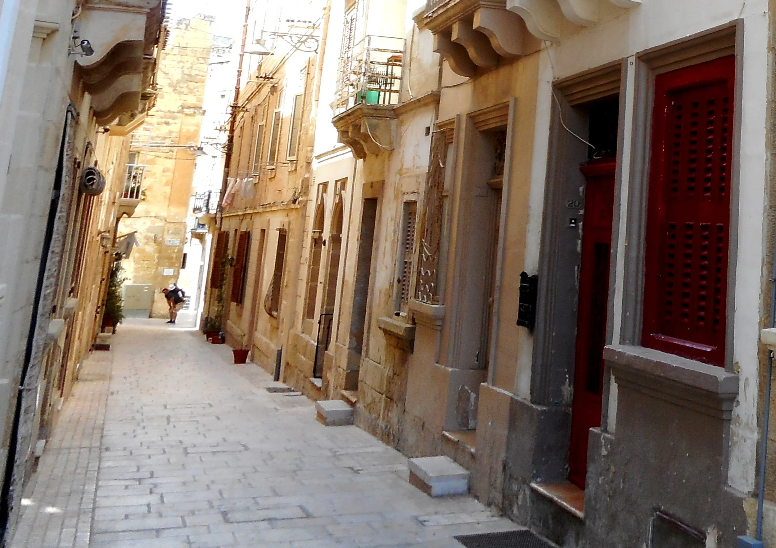 Triq id-Dejqa (Narrow / Strait Street)