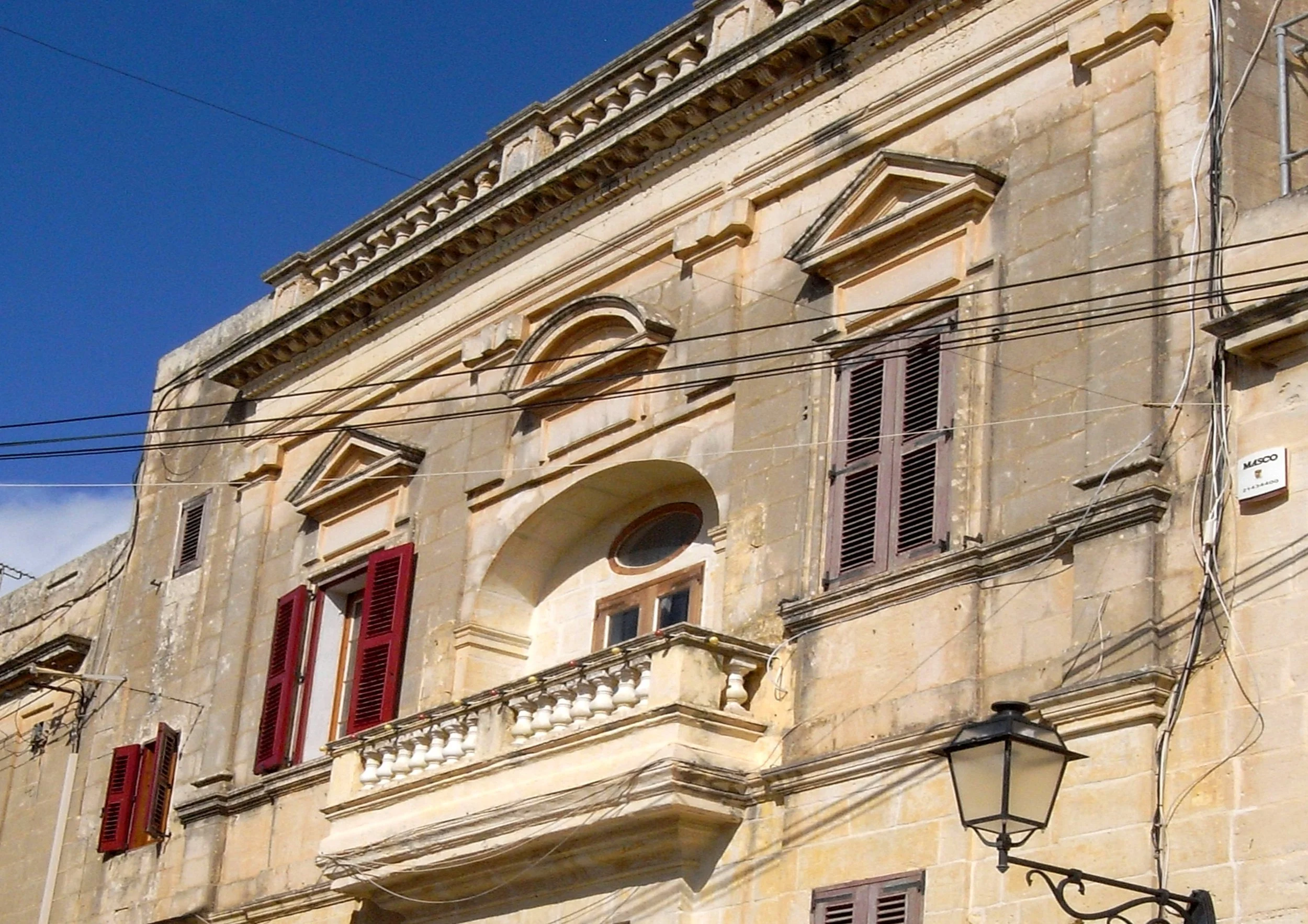 Triq San Gakbu (St James Street)