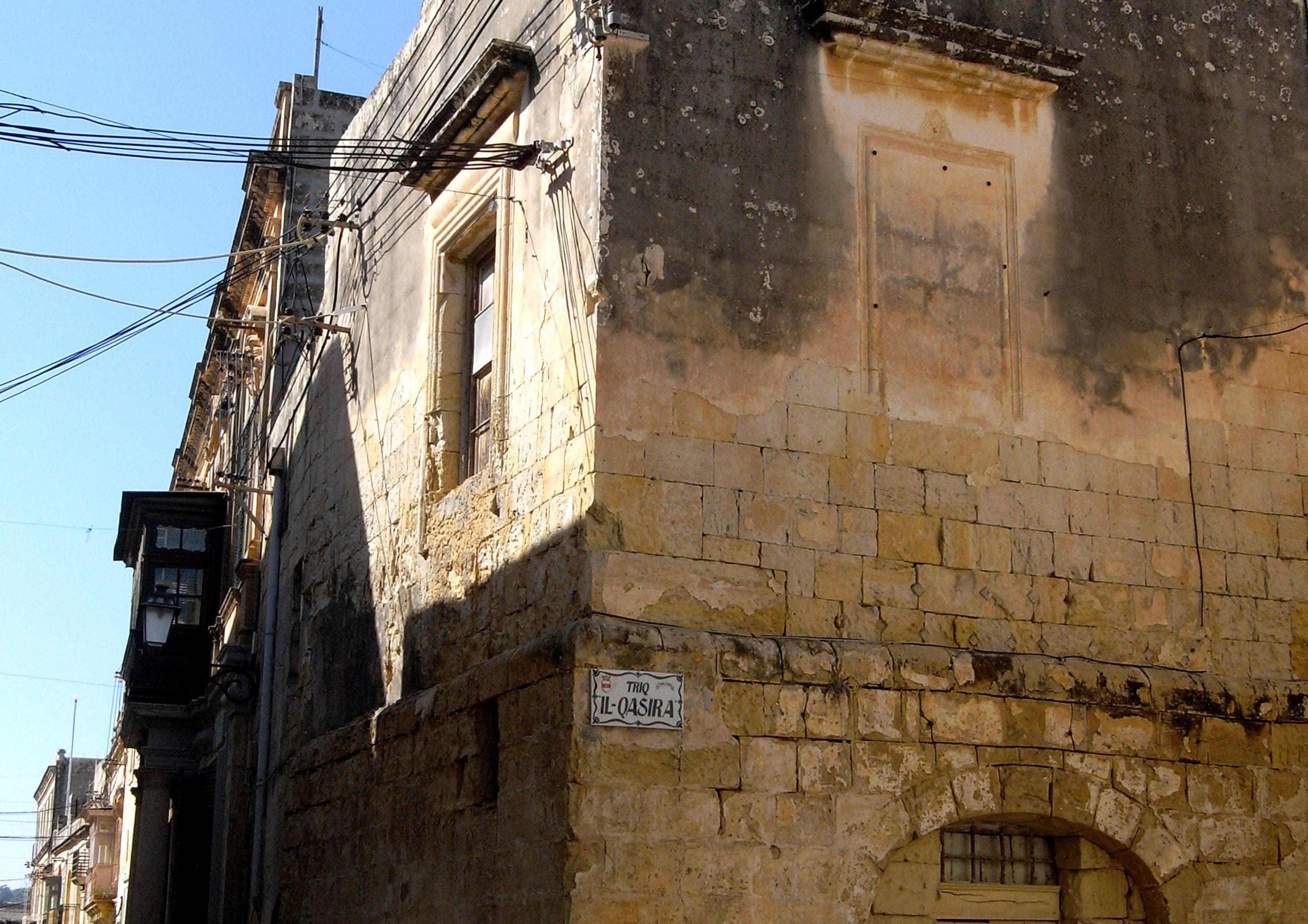 Triq il-Qasira