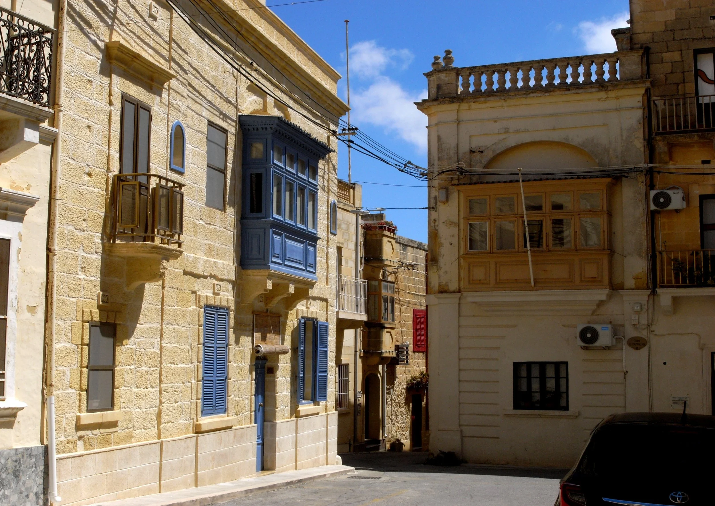 Triq Rakela Camilleri (Rakela Camilleri Street)?