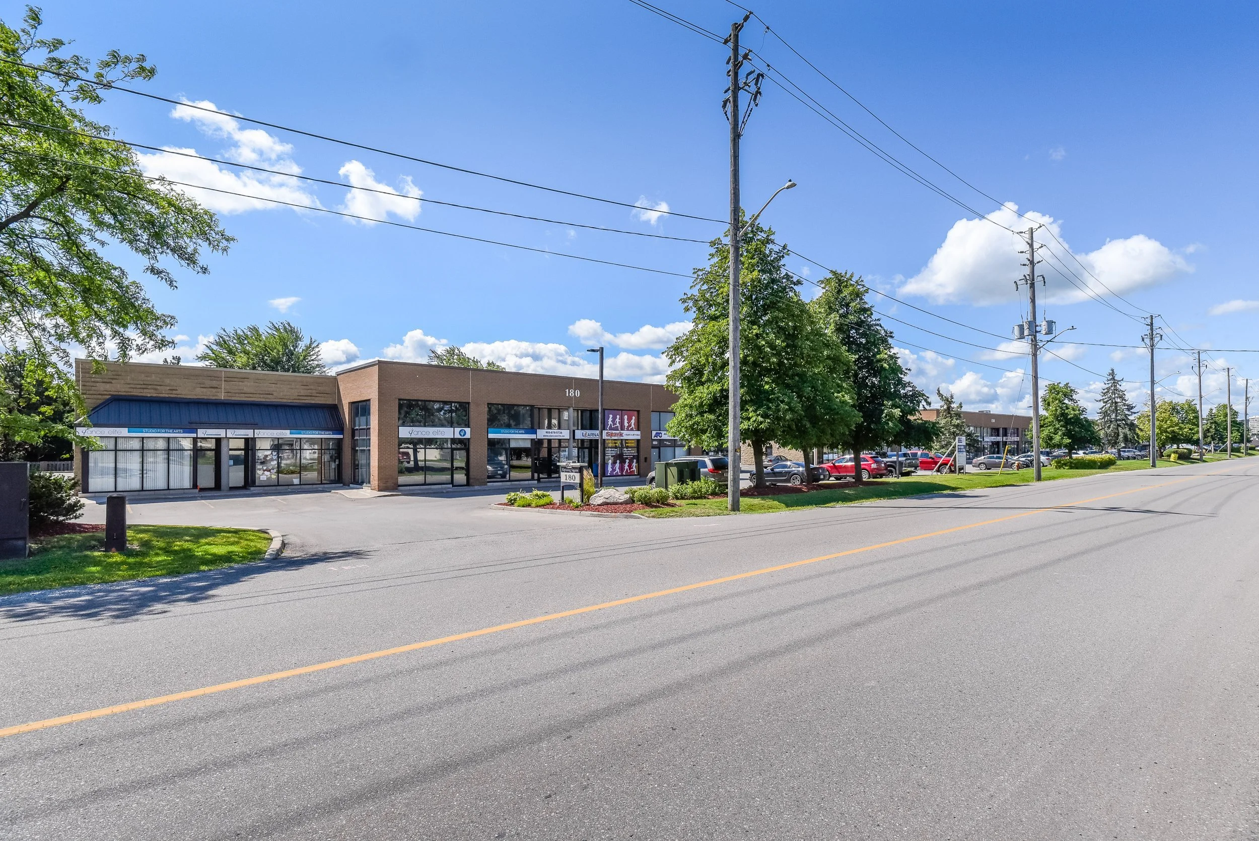 Nipissing Square plaza and the road in front, Milton