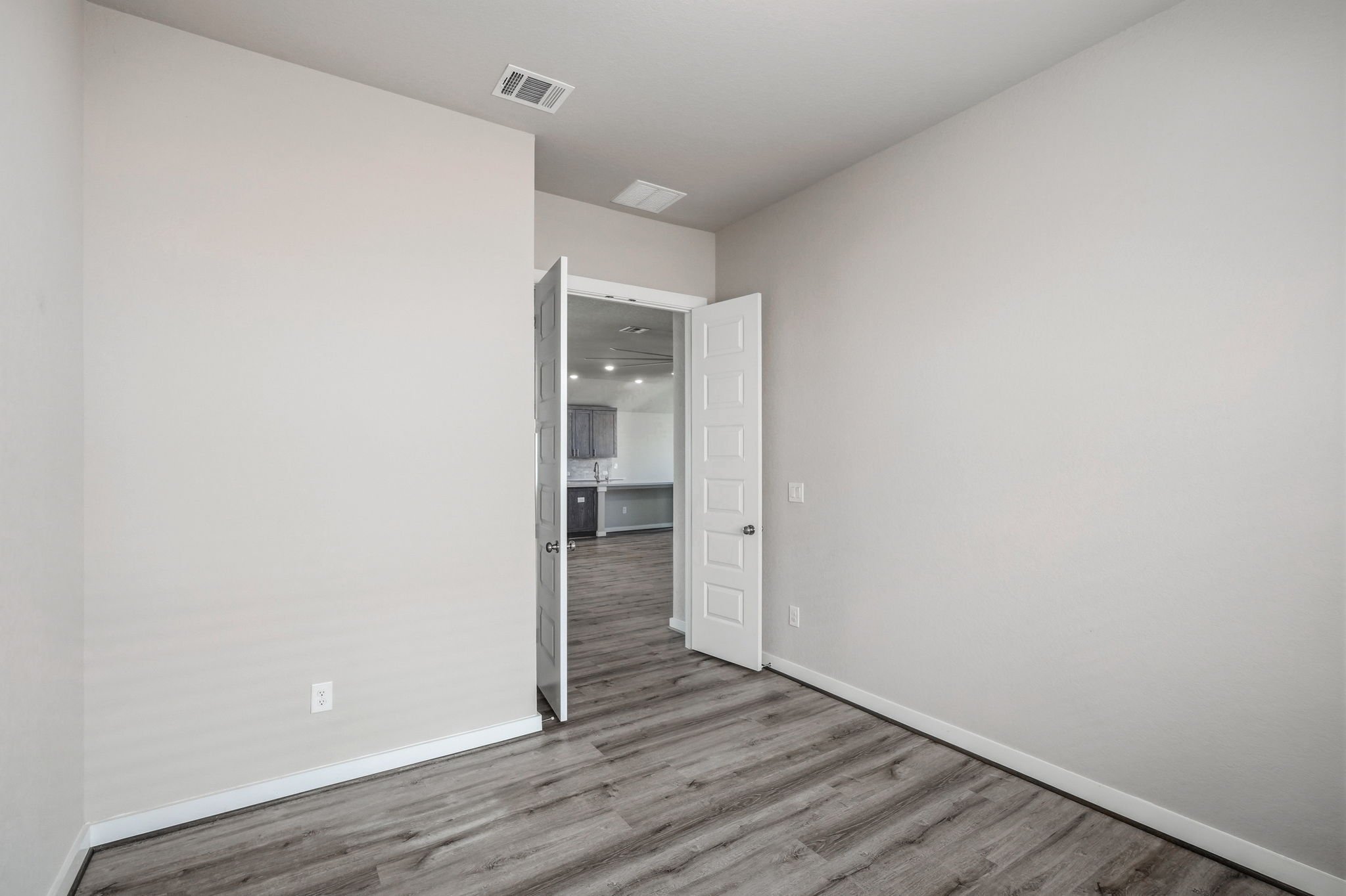 25-web-or-mls-31814 Acacia Vista-18.jpg