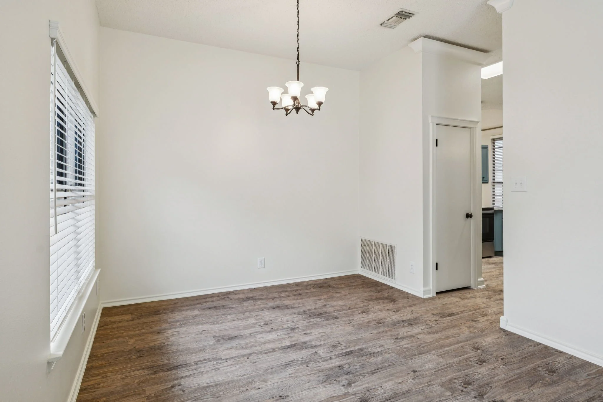 7009 Jefferson Ridge - 015.jpg