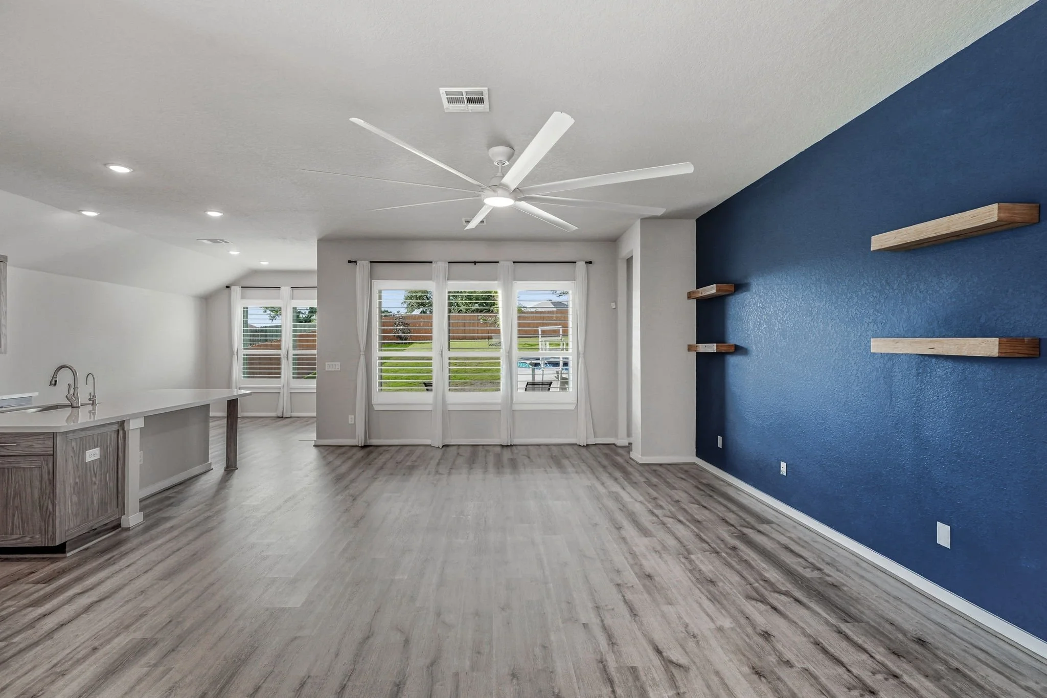 14-web-or-mls-31814 Acacia Vista-10.jpg