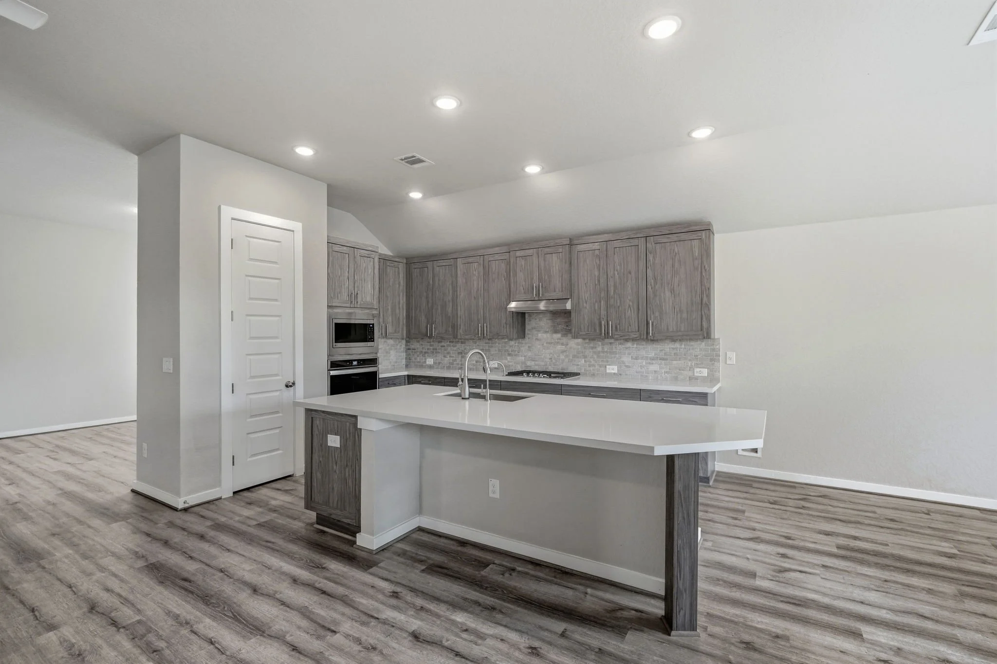 20-web-or-mls-31814 Acacia Vista-13.jpg