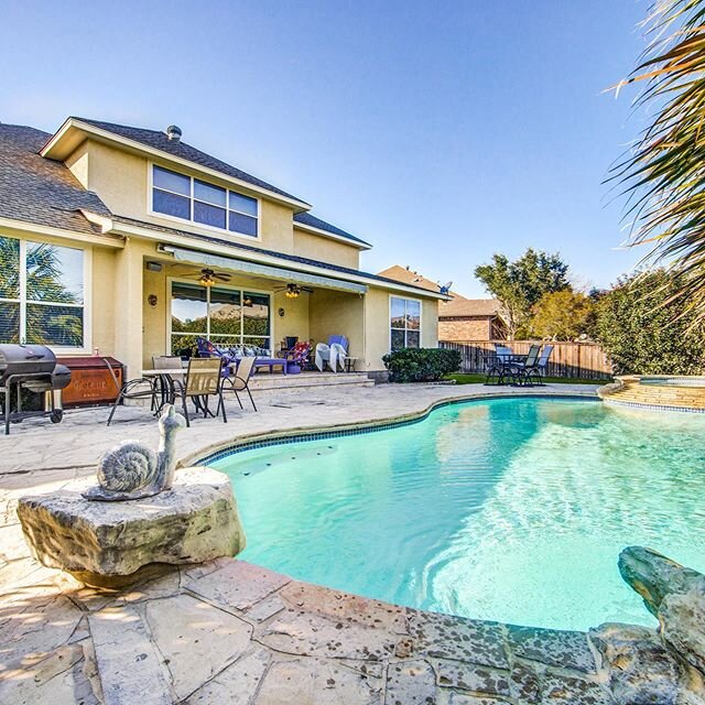 23906 Danview Circle | $563,500⁣⁣⁣
5 BR | 6 BA | 3,323 SQFT | Built in 2007⁣⁣⁣
⁣
The ultimate backyard oasis just in time for the heat of summer. 🌴 Head to the link in bio, you are not going to want to miss this one. With a covered patio, lounge spa