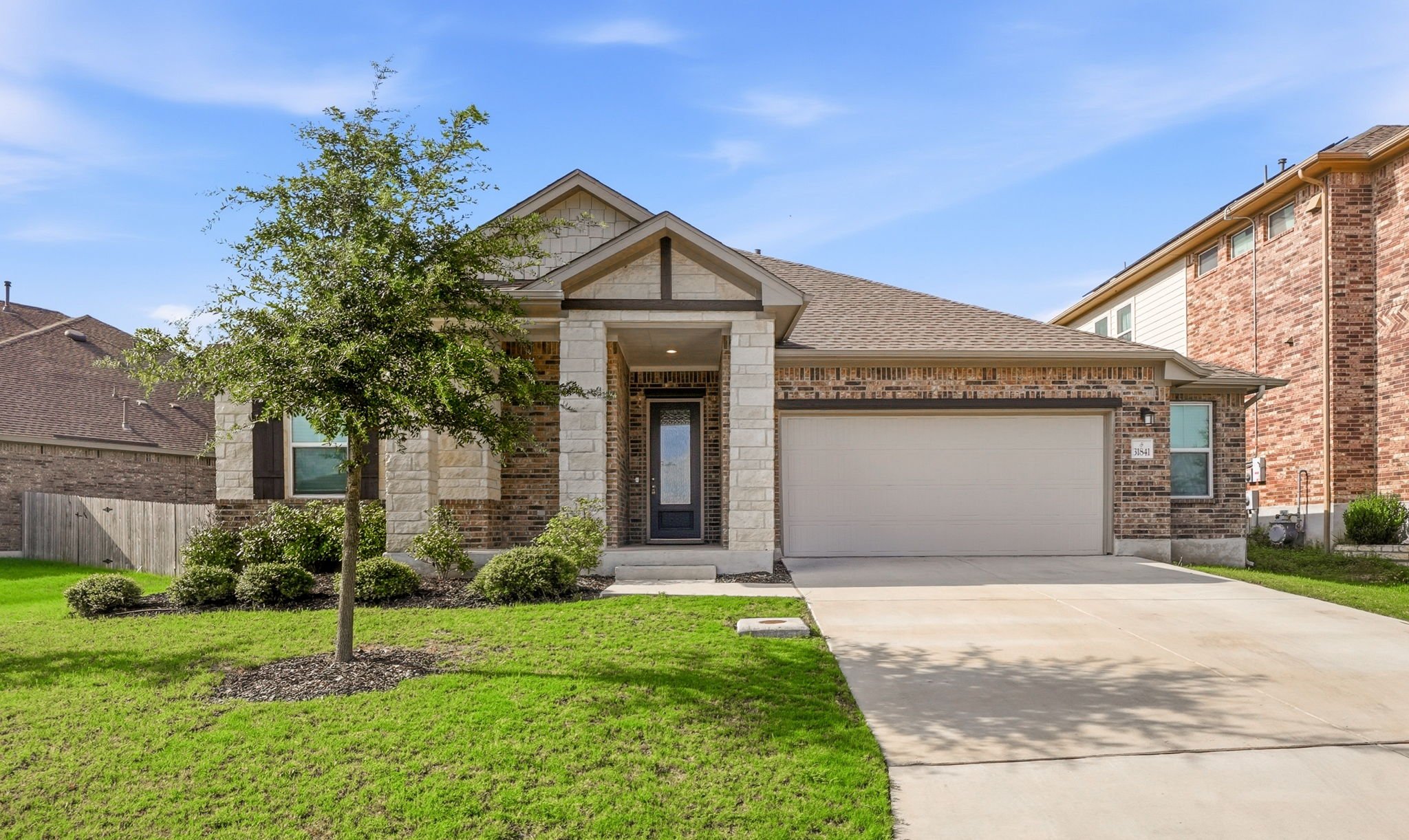 2-web-or-mls-31814 Acacia Vista.jpg