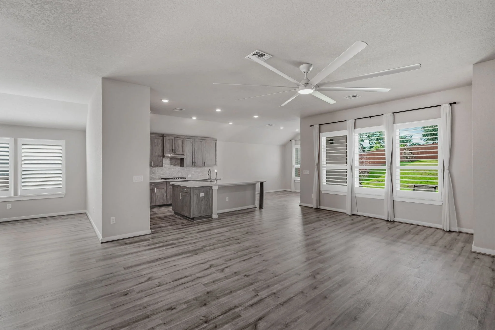 13-web-or-mls-31814 Acacia Vista-9.jpg