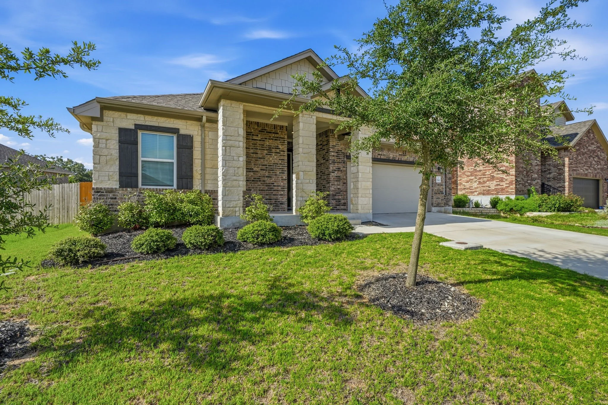 4-web-or-mls-31814 Acacia Vista-38.jpg