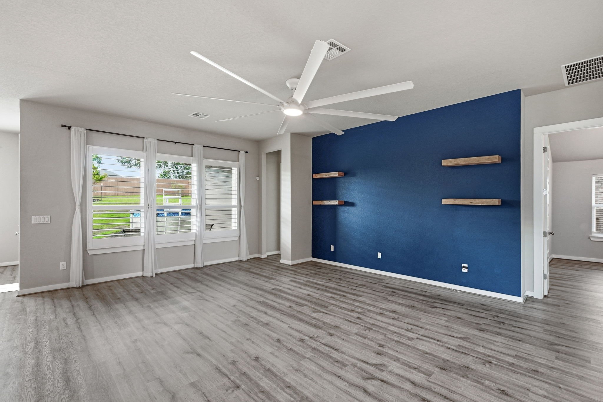 9-web-or-mls-31814 Acacia Vista-5.jpg