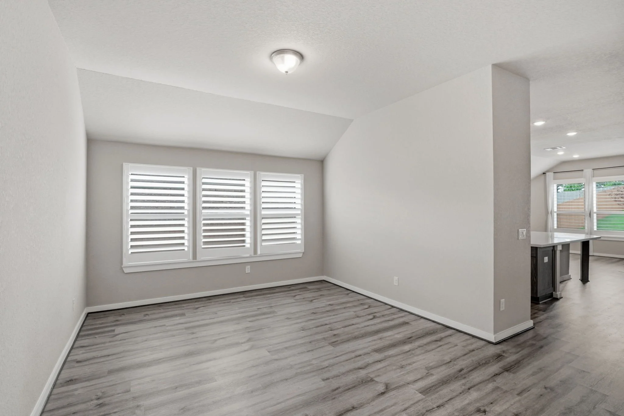 16-web-or-mls-31814 Acacia Vista-2.jpg
