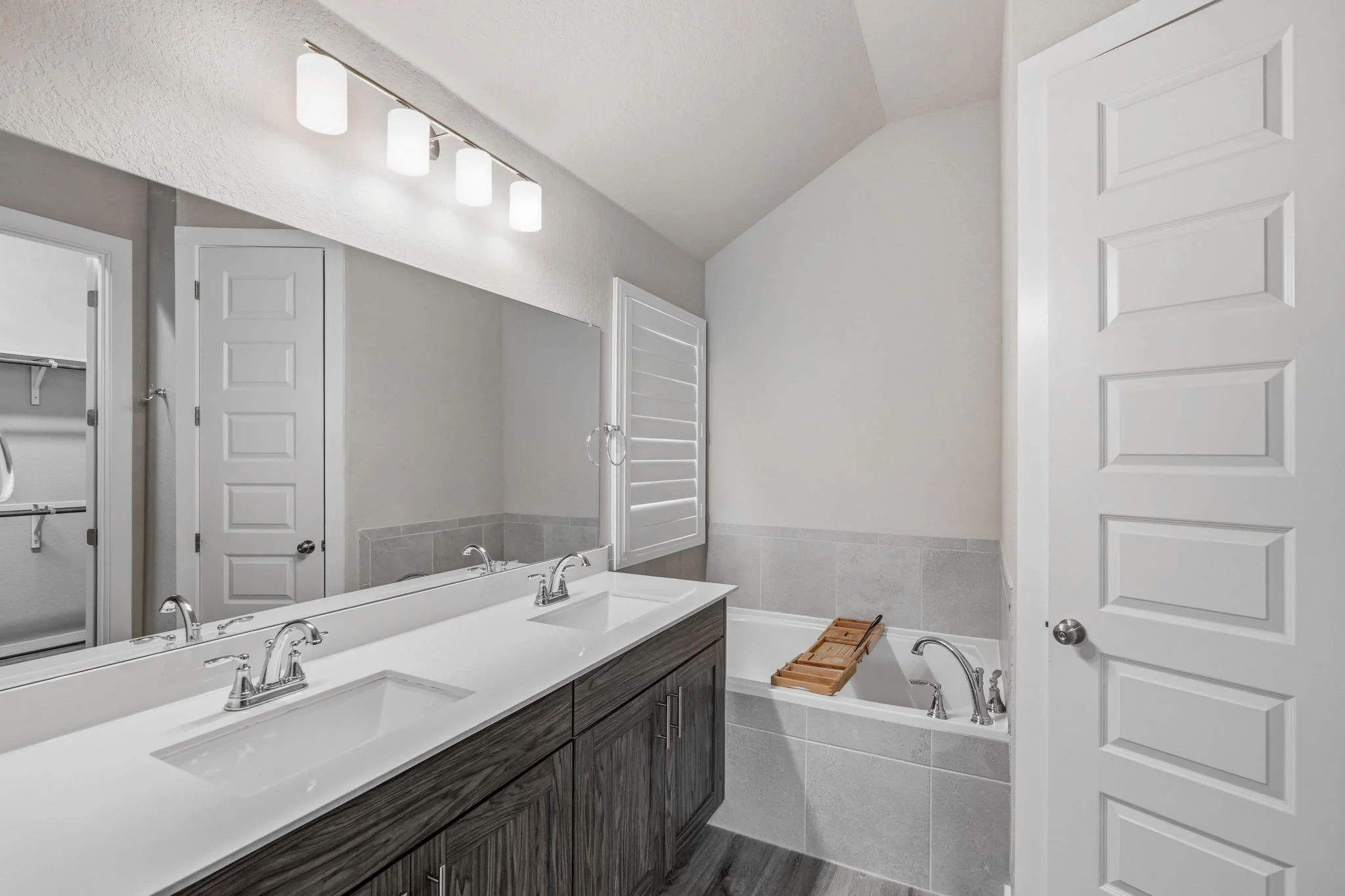 30-web-or-mls-31814 Acacia Vista-22.jpg
