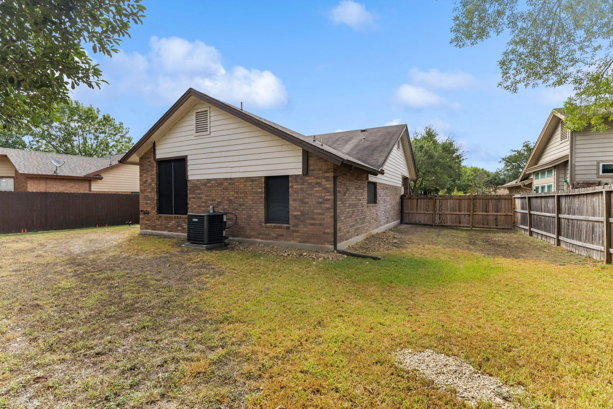 7009 Jefferson Ridge - 045.jpg