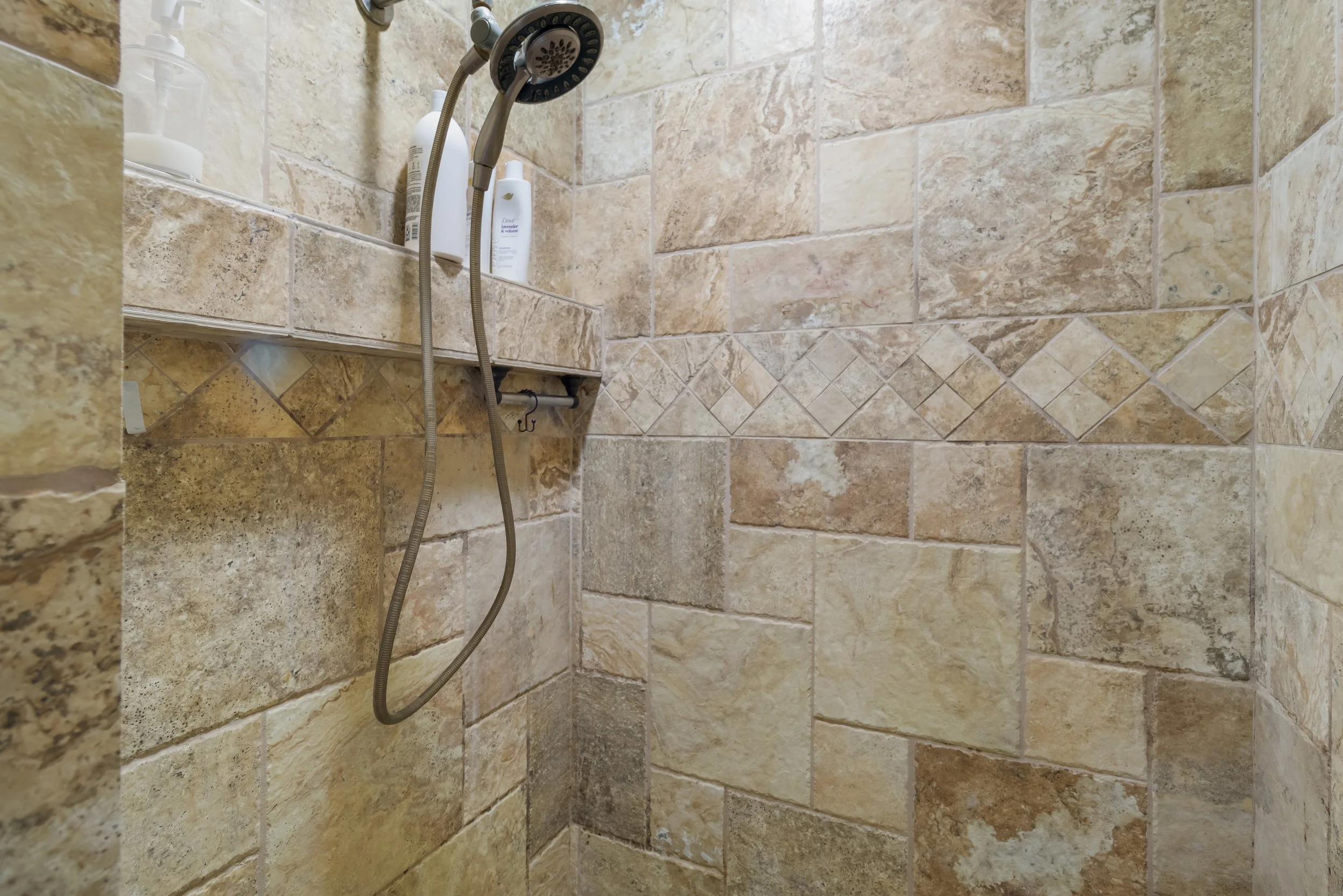 19-1758CrookedCreekDr_019.jpg