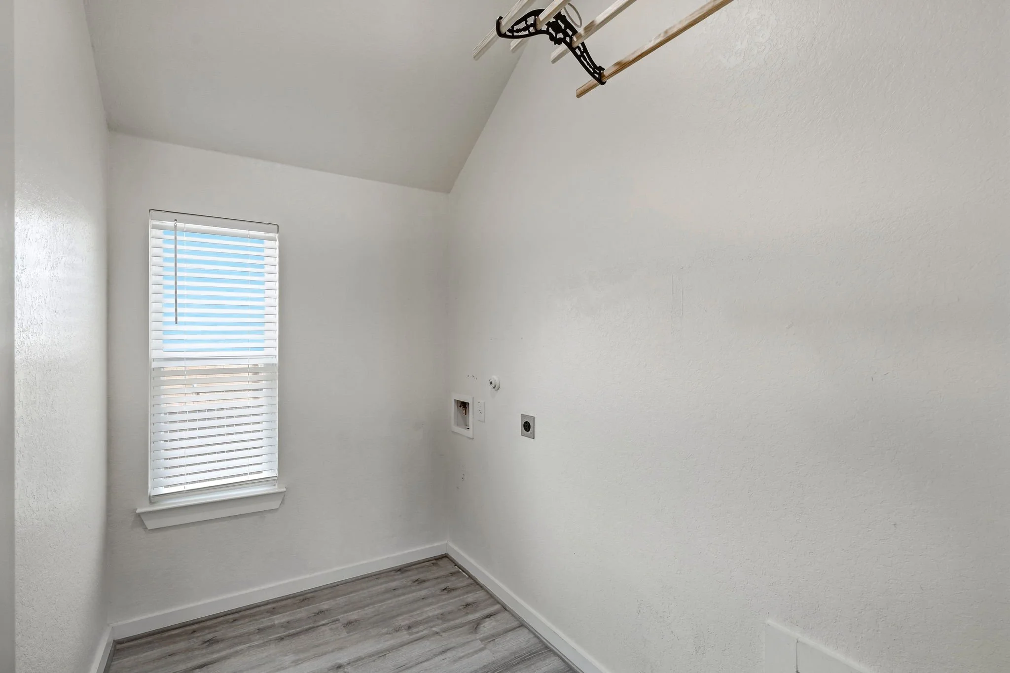 37-web-or-mls-31814 Acacia Vista-26.jpg