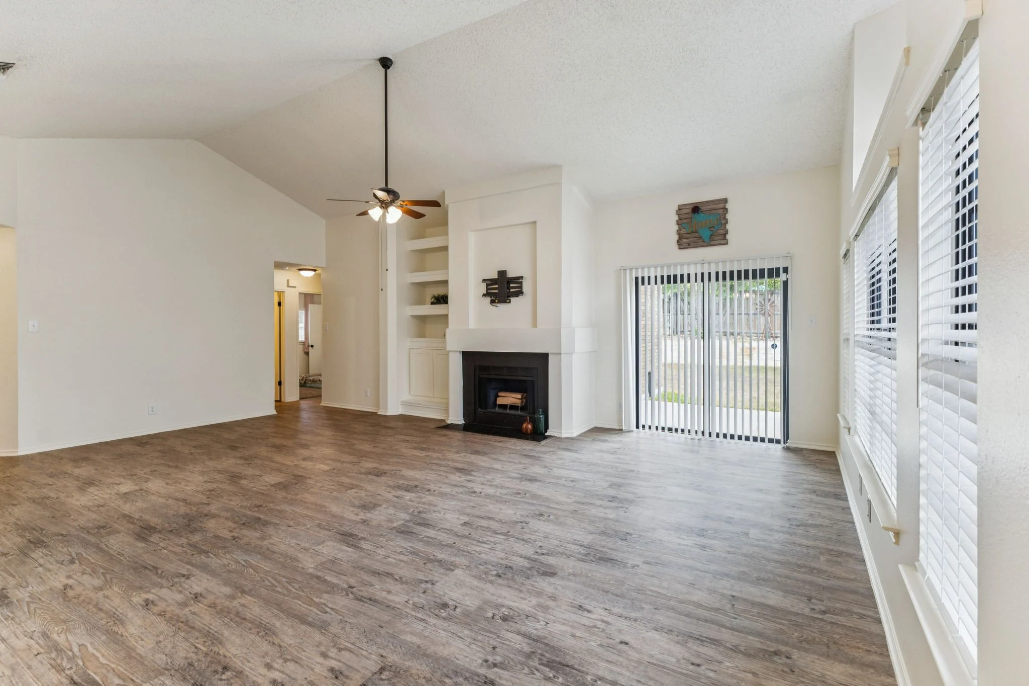 7009 Jefferson Ridge - 018.jpg