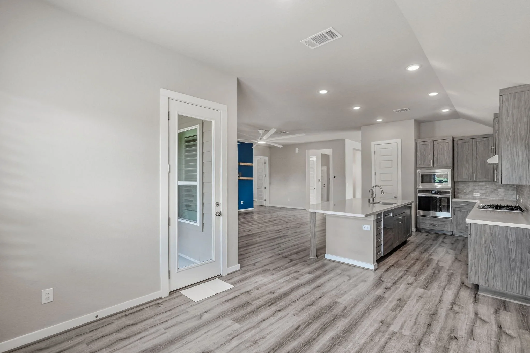 23-web-or-mls-31814 Acacia Vista-16.jpg