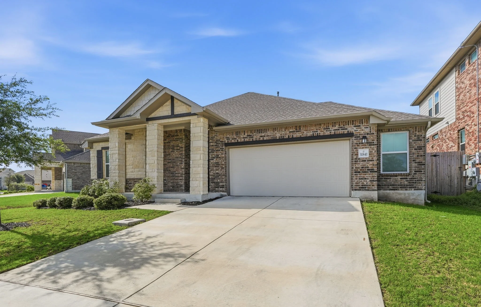 3-web-or-mls-31814 Acacia Vista-37.jpg