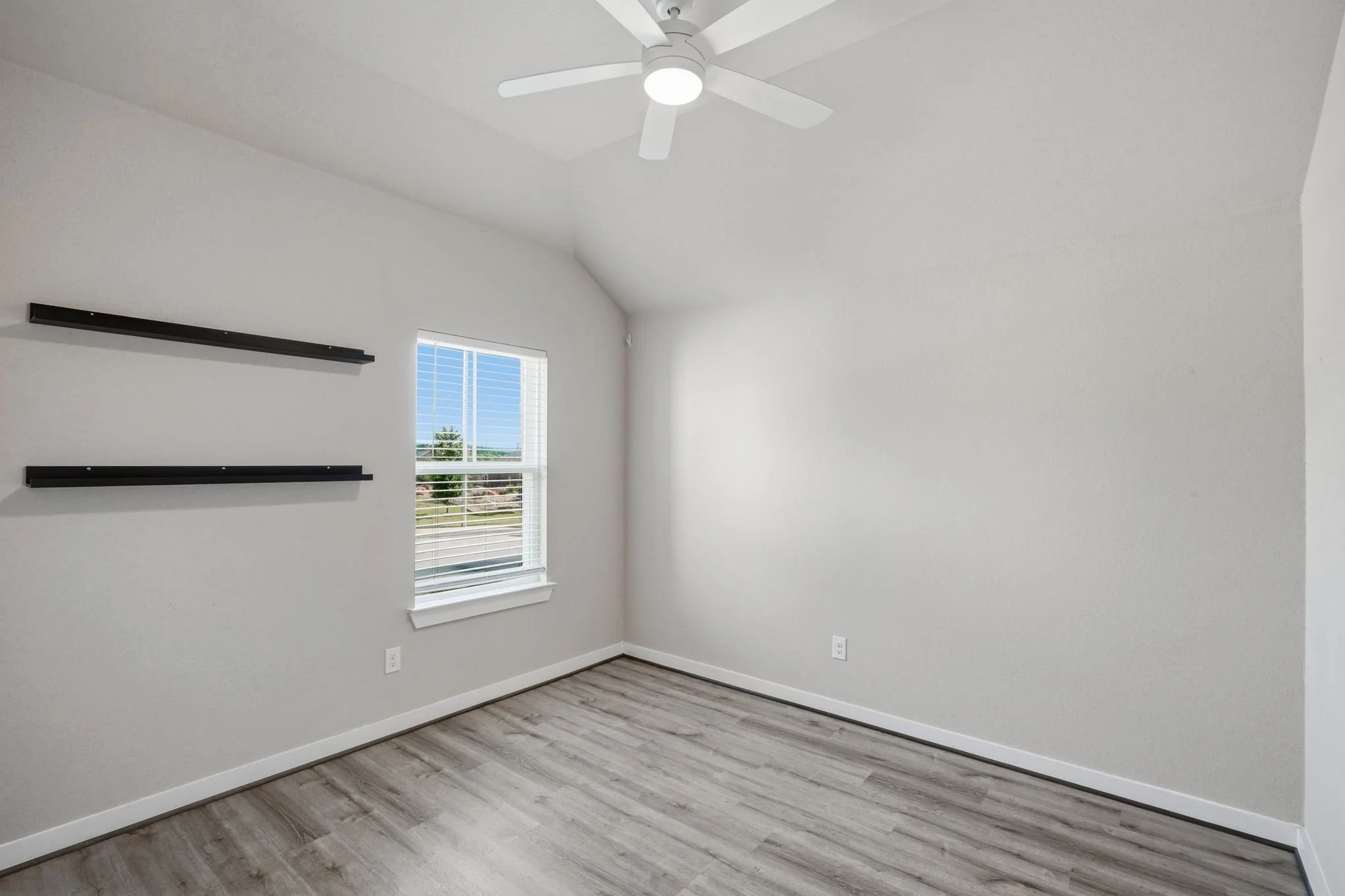 35-web-or-mls-31814 Acacia Vista-29.jpg